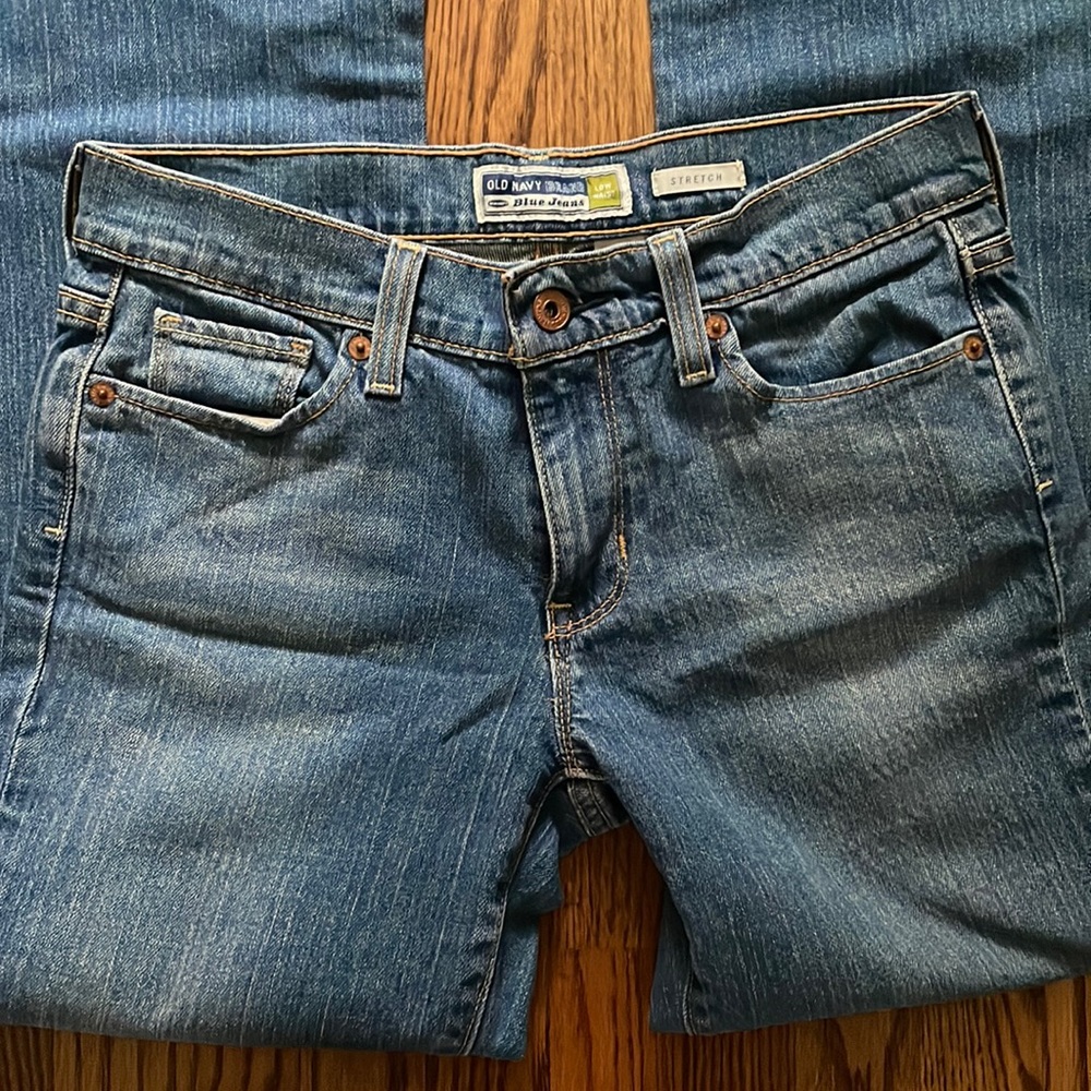 Old Navy Flare low waist jeans 6
